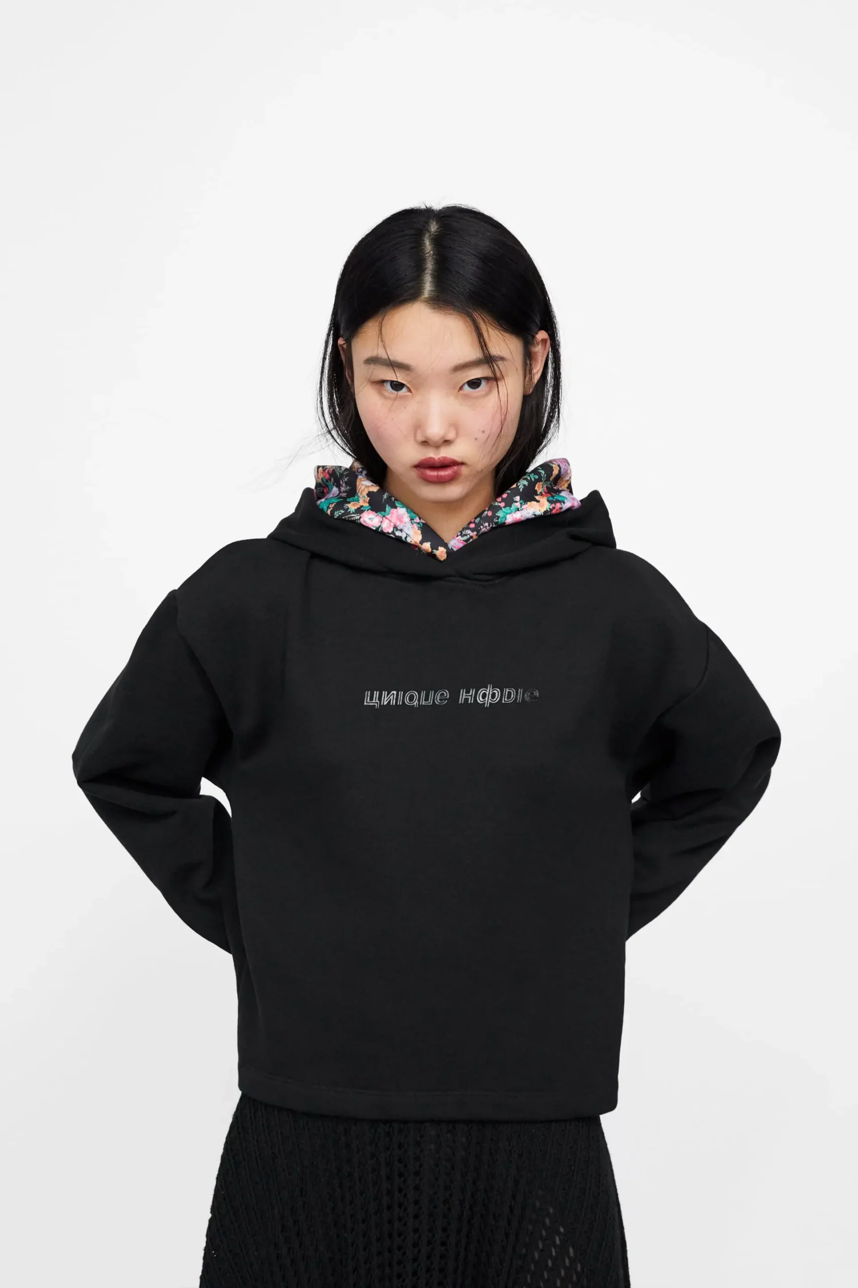 FLORAL CONTRAST SWEATSHIRT DESIGN ZARA COLLECTION 2023 Itsasne.com 10 scaled